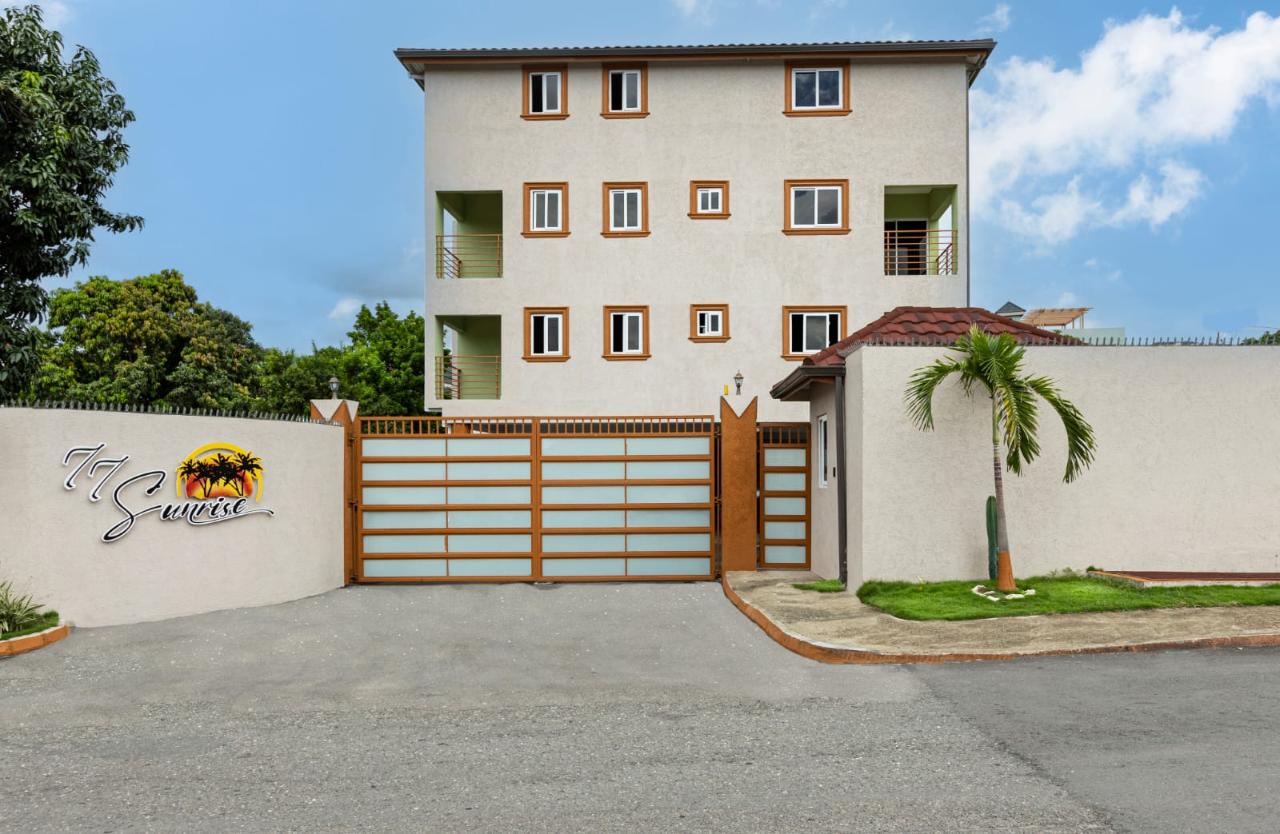 Apartment For Rent SUNRISE CRESCENT, Kingston 10 300,000 Keez