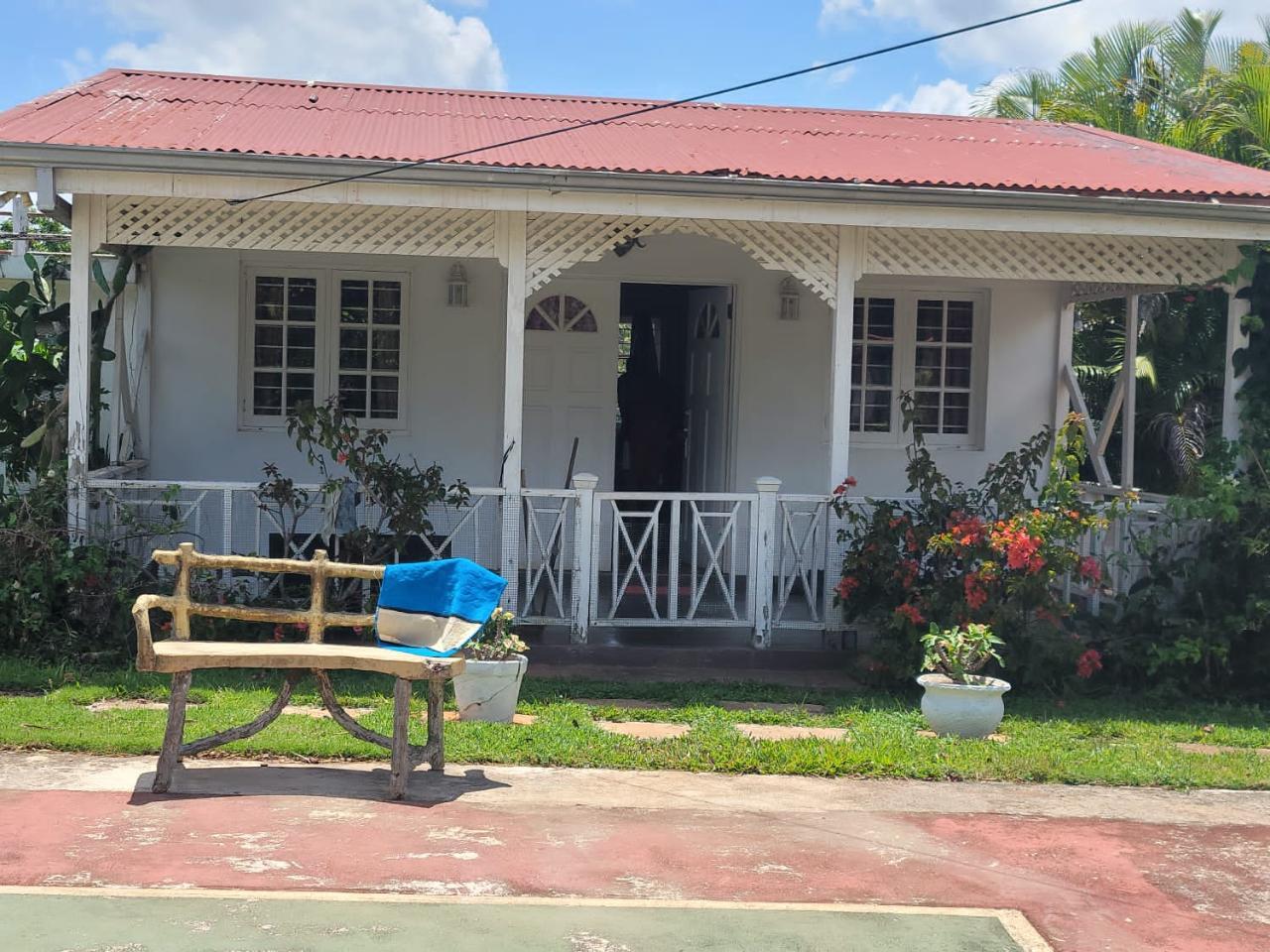 House For Sale LORRAINE COTTAGE, Mandeville 49,000,000 Keez