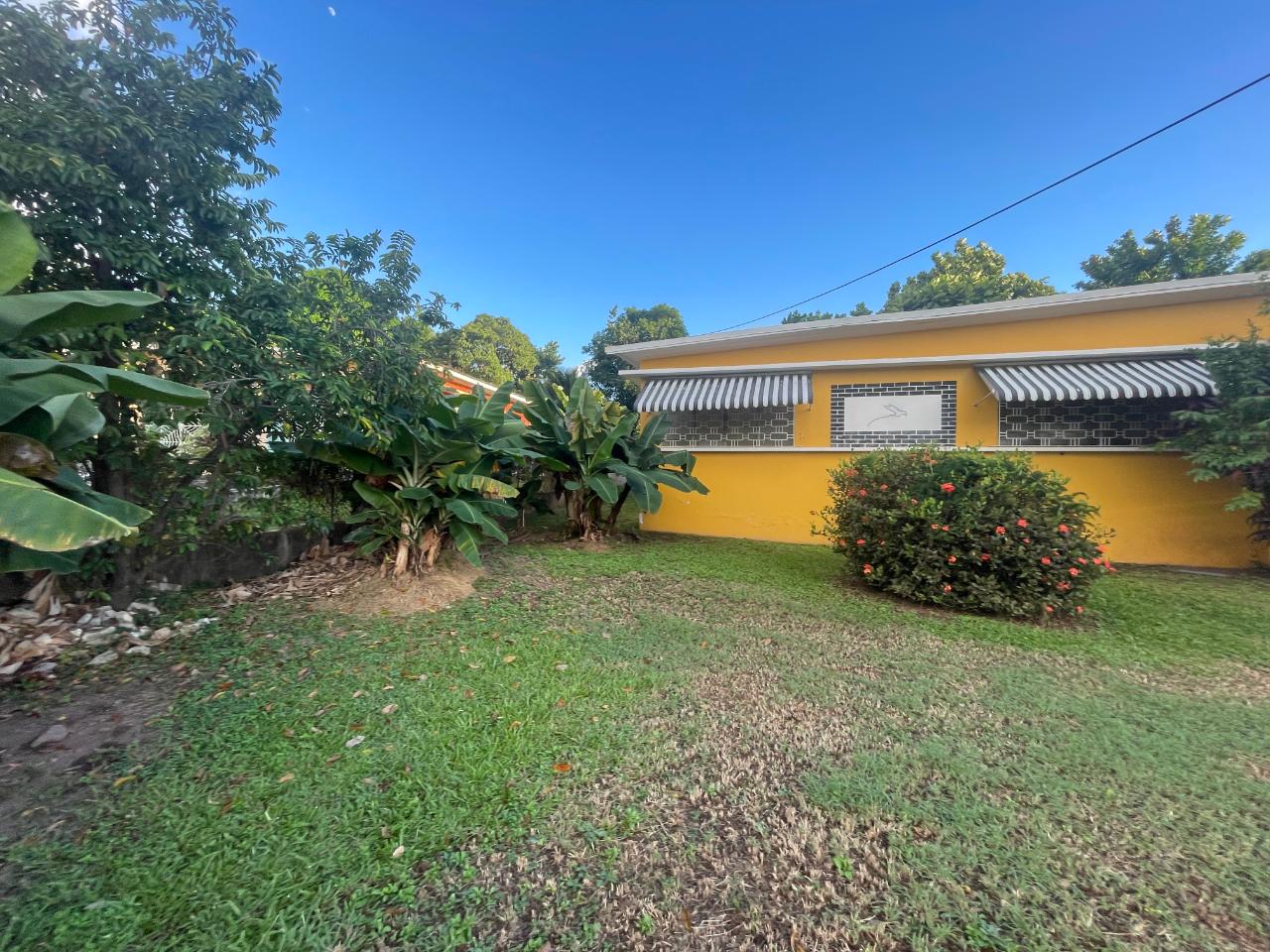 House For Rent FAIRFAX DRIVE, Kingston 19 180,000 Keez