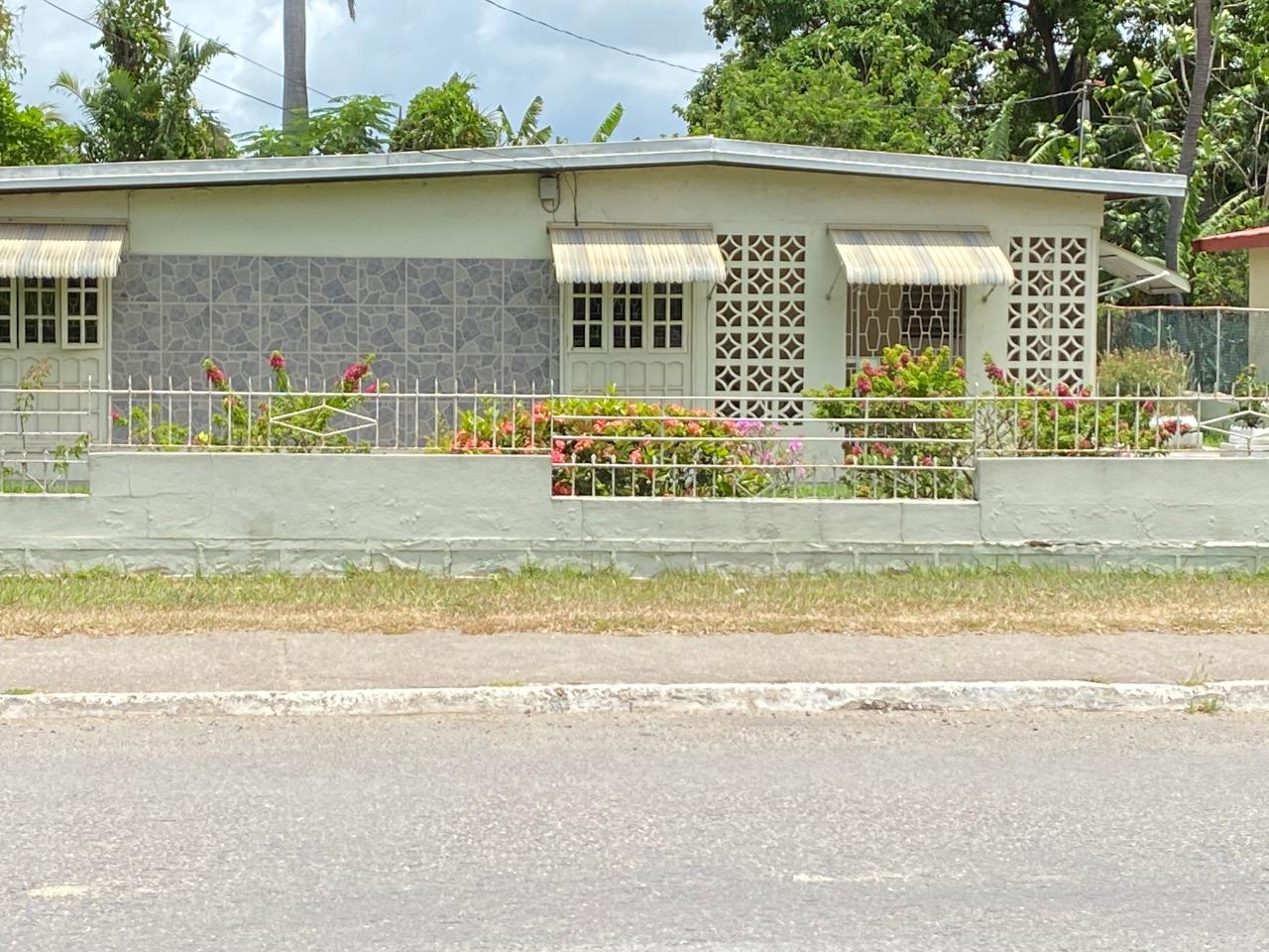 House For Sale GLENMUIR ROAD, May Pen 15,500,000 Keez