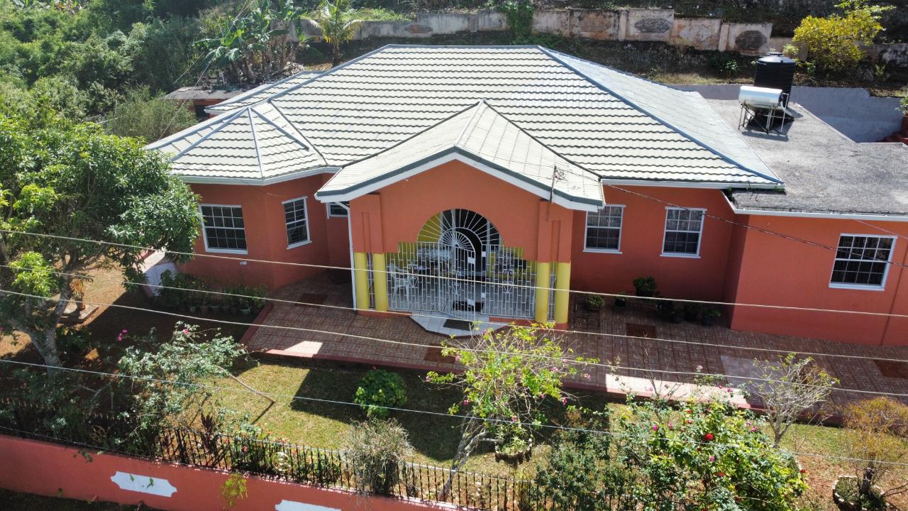 House For Sale CLIFTON GARDENS, Mandeville 39,500,000 Keez