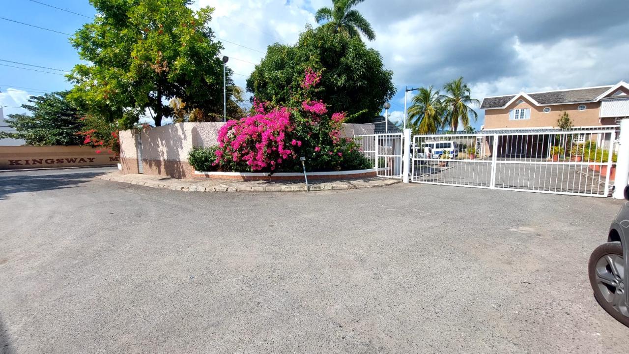 Townhouse For Rent CANTERBURY ROAD, Kingston 10 180,000 Keez