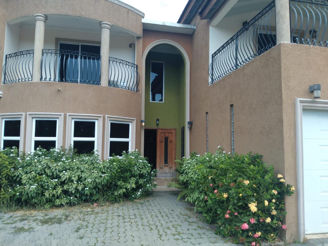 House For Rent GLOUCESTER AVENUE, Kingston 6 4,500 Keez