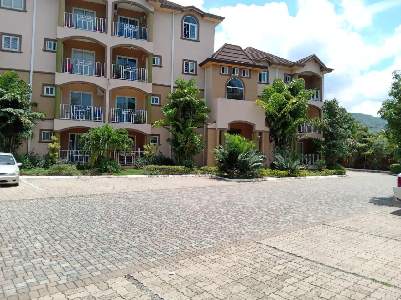 Apartment For Sale KINGSTON 8, Kingston 1 39,500,000 Keez