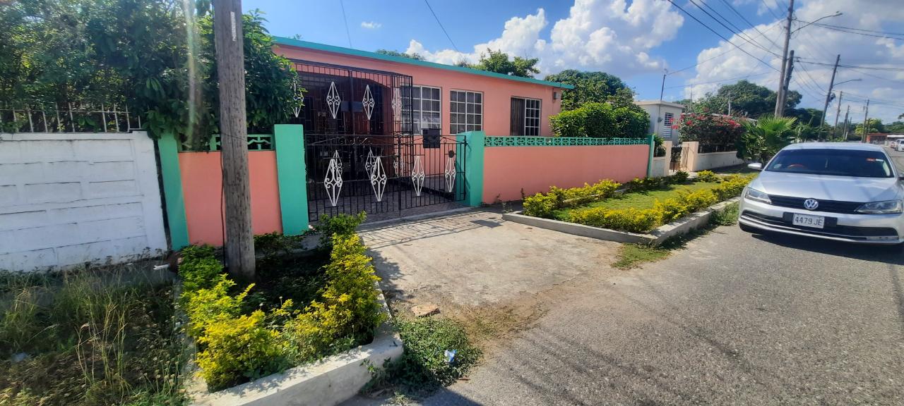 House For Sale OAKLAND AVENUE PASSAGE FO, Greater Portmore 29,000,000 Keez