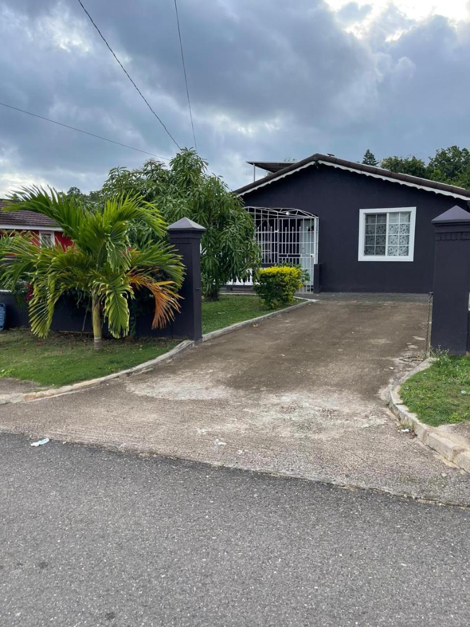 House For Sale CORAL SPRING BLVD, Falmouth 33,000,000 Keez