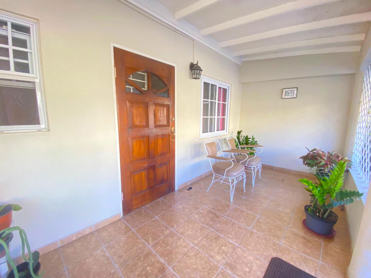 Townhouse For Sale MEADE CLOSE, Kingston 8 40,000,000 Keez