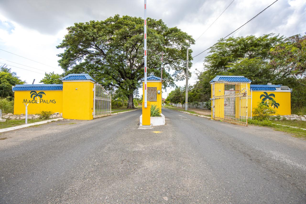 House For Sale MAGIL PALMS, Spanish Town 16,500,000 Keez