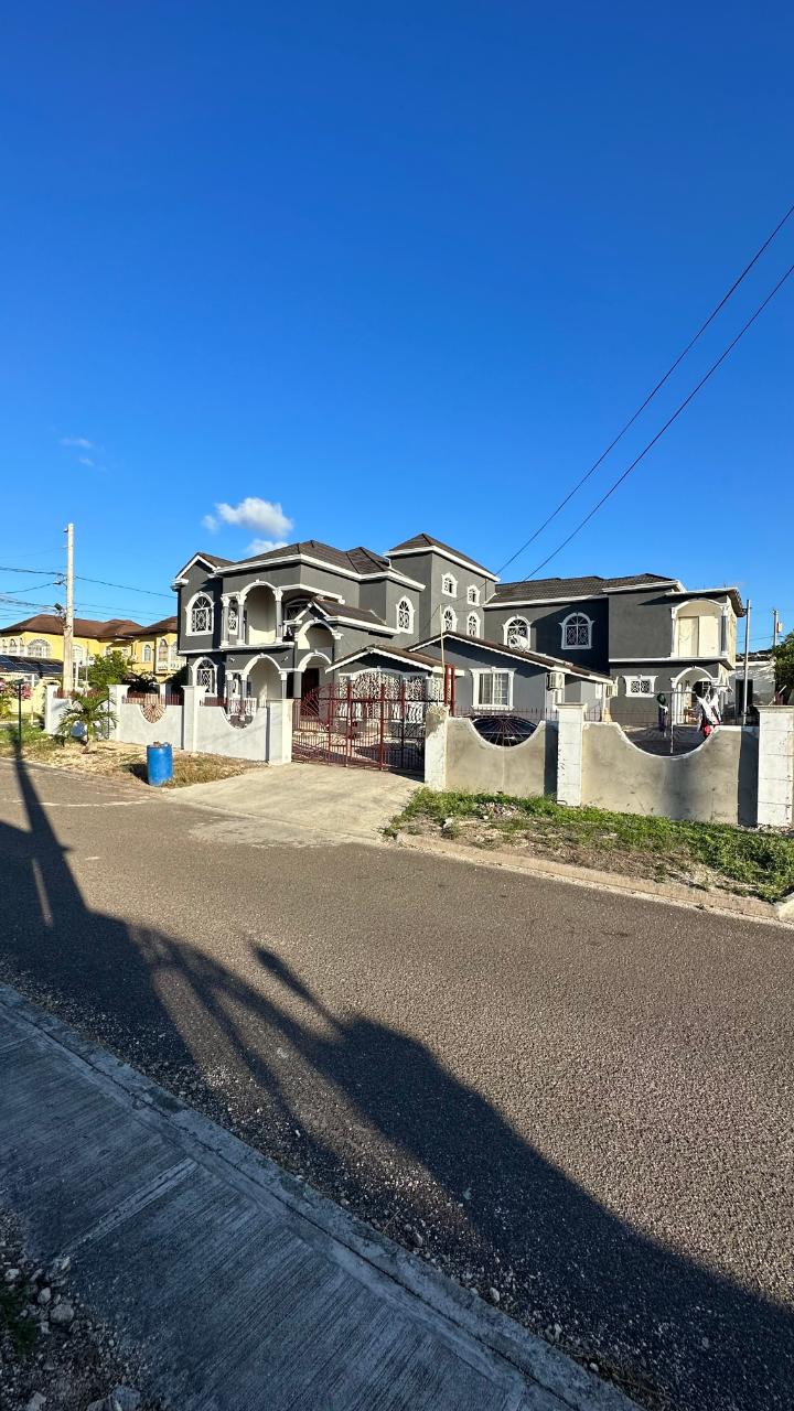 Apartment For Rent CORAL SPRING VILLAGE PH1, Duncans 80,000 Keez