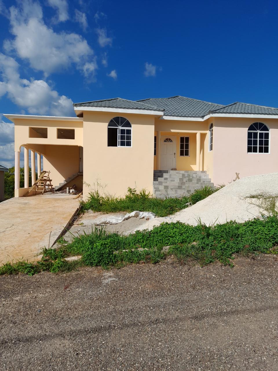 House For Sale MONTPELIER SUBDIVISION, Spur Tree 22,000,000 Keez