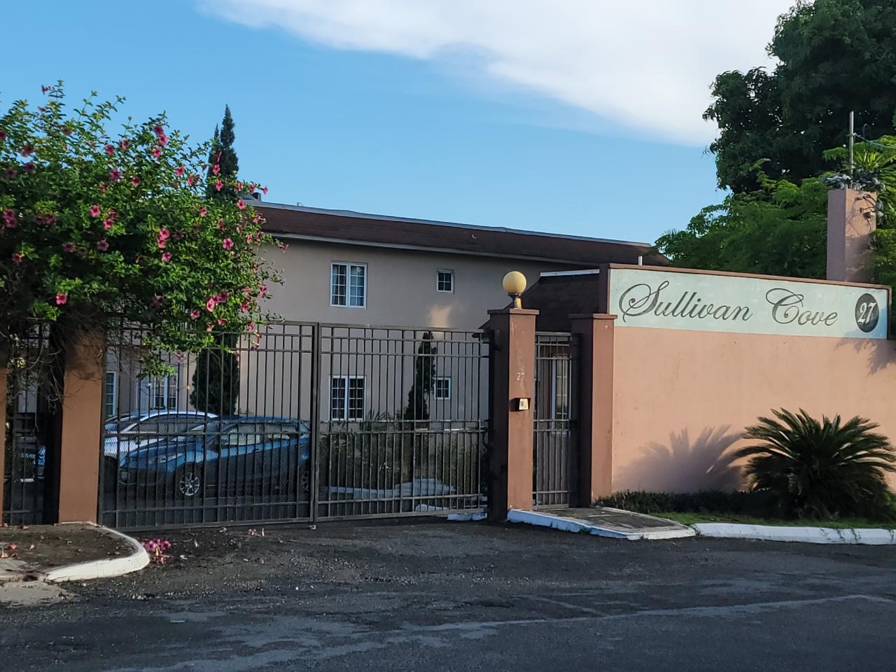Townhouse For Sale SULLIVAN AVENUE, Kingston 8 40,000,000 Keez