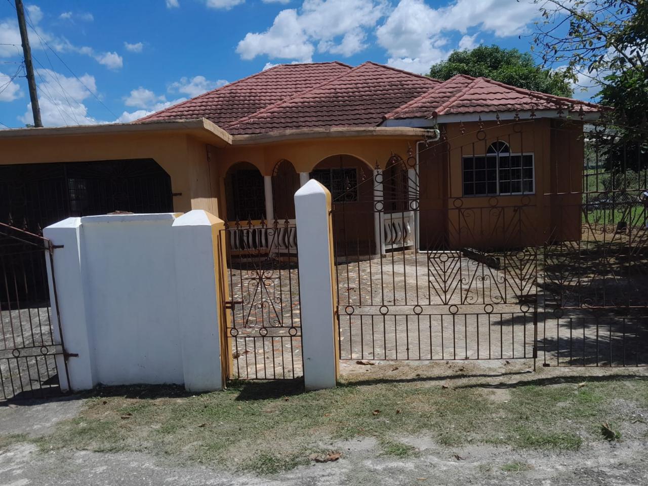 House For Sale HANSON CIRCLE, Santa Cruz 25,000,000 Keez