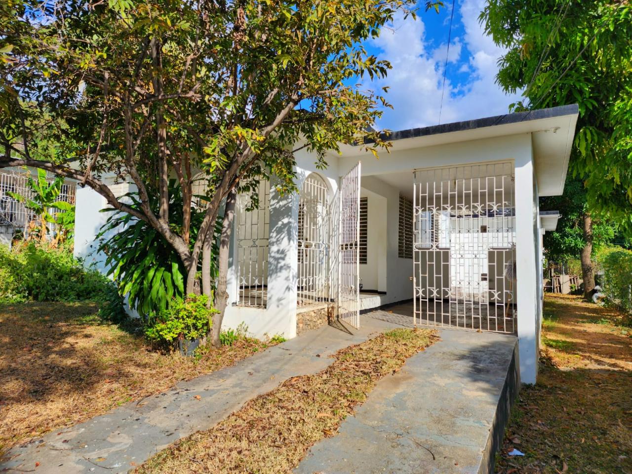 House For Sale HART BOULEVARD, Kingston 6 55,000,000 Keez