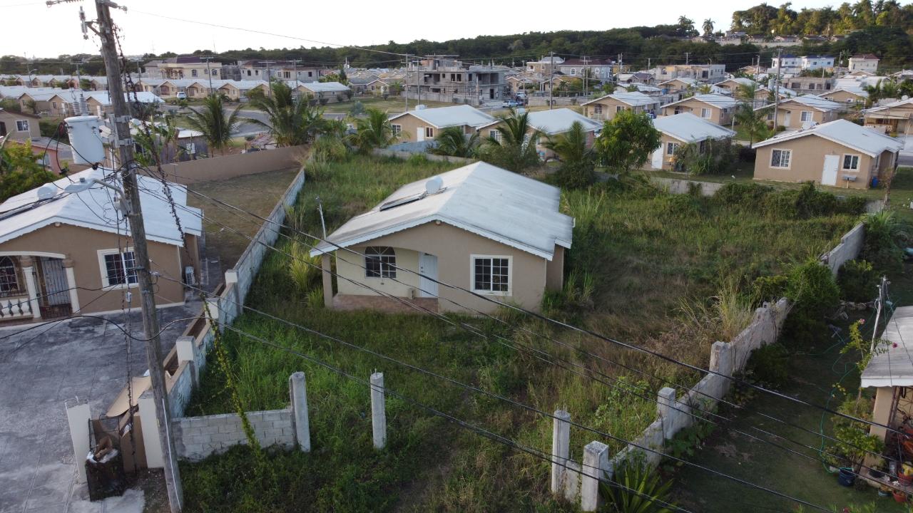 House For Sale MONTEGO WEST VILLAGE, Montego Bay 190,000 Keez