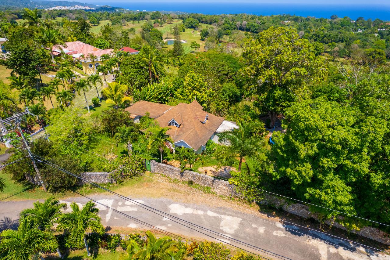 House For Sale UPTON, Lodge 315,000 Keez