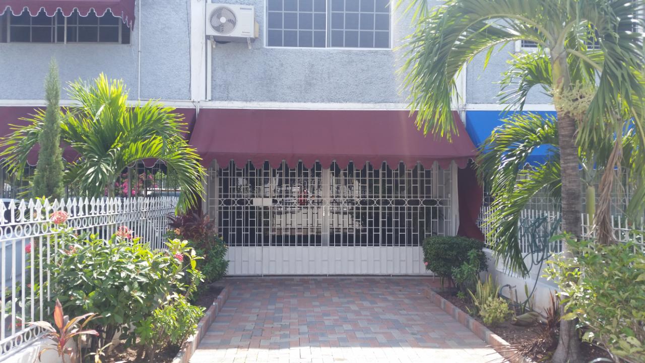 Townhouse For Rent WINDERMERE CLOSE, ACADIA, Kingston 8 155,000 Keez