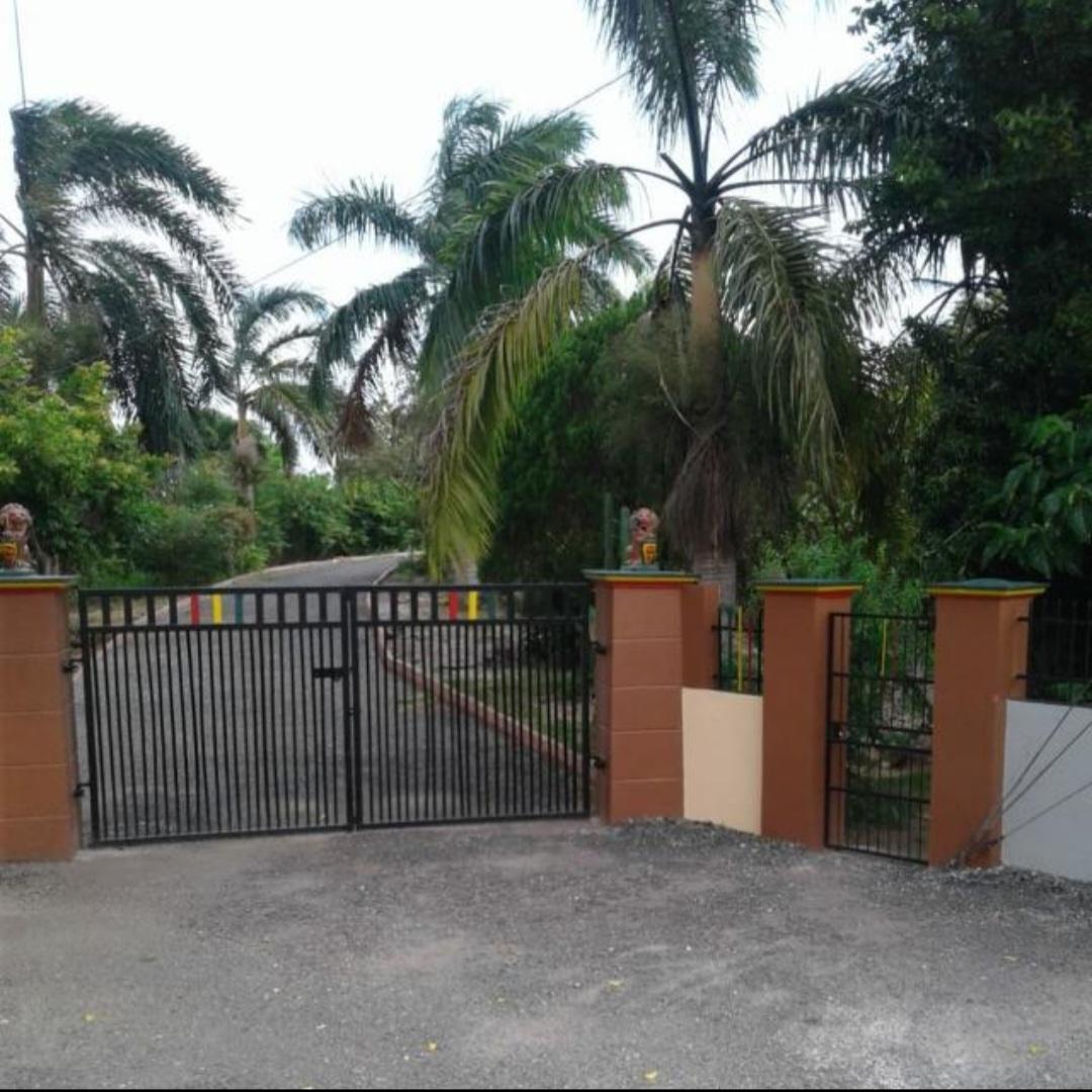 House For Sale BECKFORD RD / CENTER ST, Lysons 25,400,000 Keez