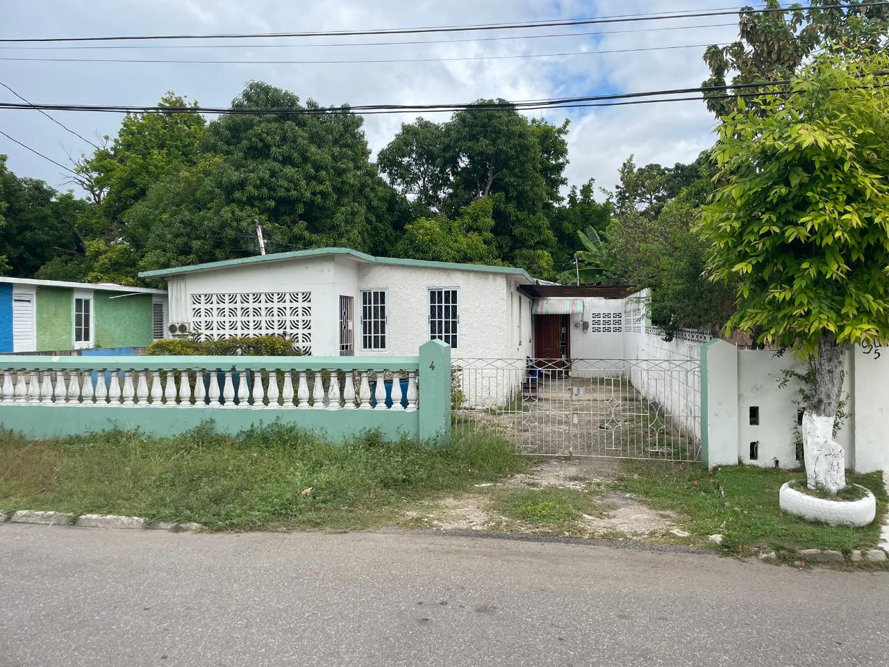 House For Sale CEDAR GROVE, PORTMORE, Greater Portmore 16,500,000