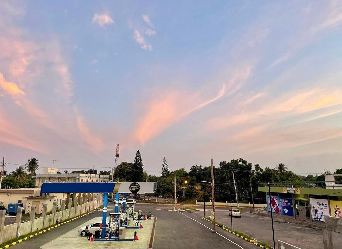 Offices / Commercial Bldg For Rent MANCHESTER AVENUE, May Pen 1,317