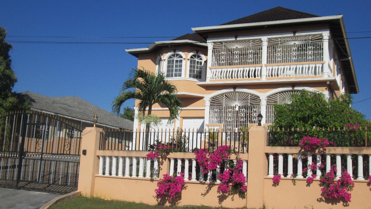 House For Sale RIDGEVIEW AVENUE, Santa Cruz 53,000,000 Keez