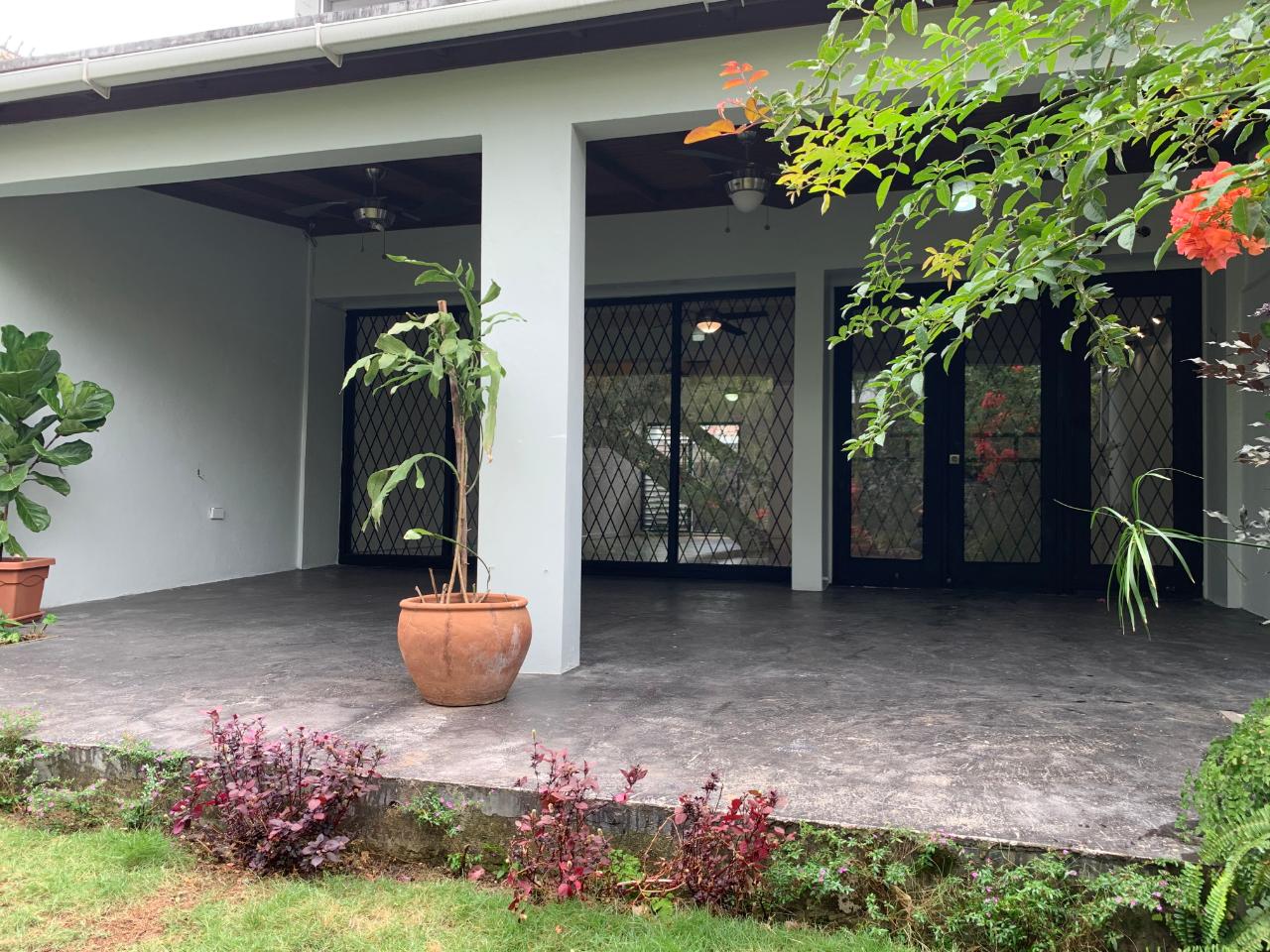 Townhouse For Rent ACADIA CIRCLE, Kingston 8 230,000 Keez