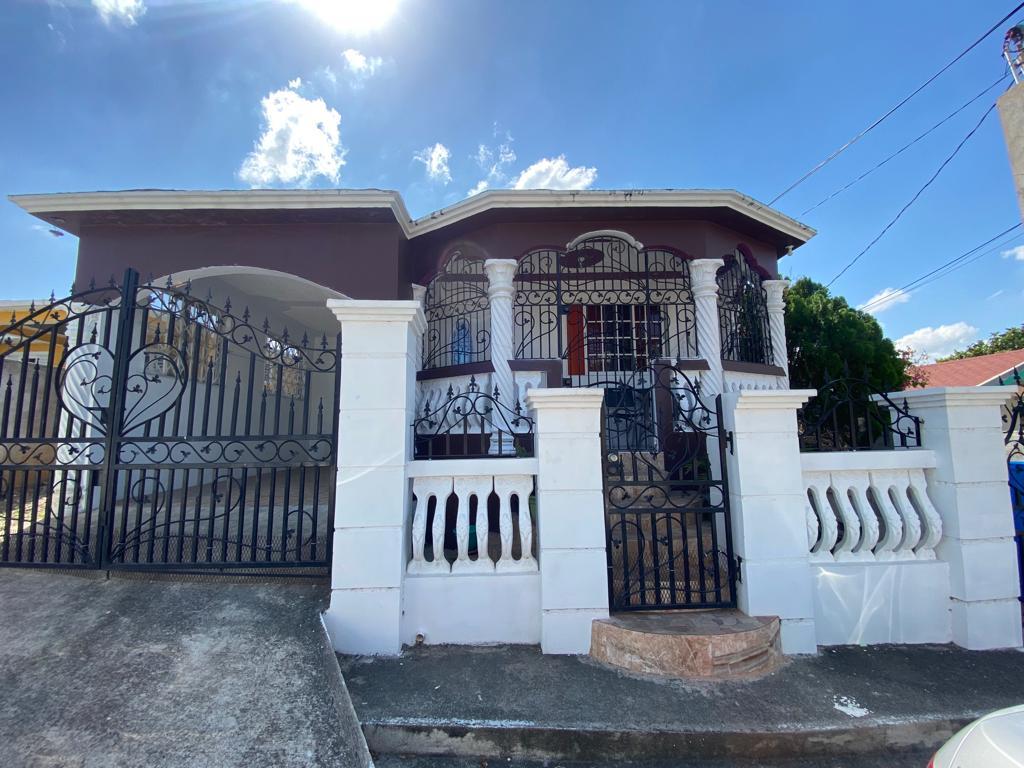 House For Sale 9TH AVENUE, ELTHAM ACRES, Spanish Town 23,000,000 Keez