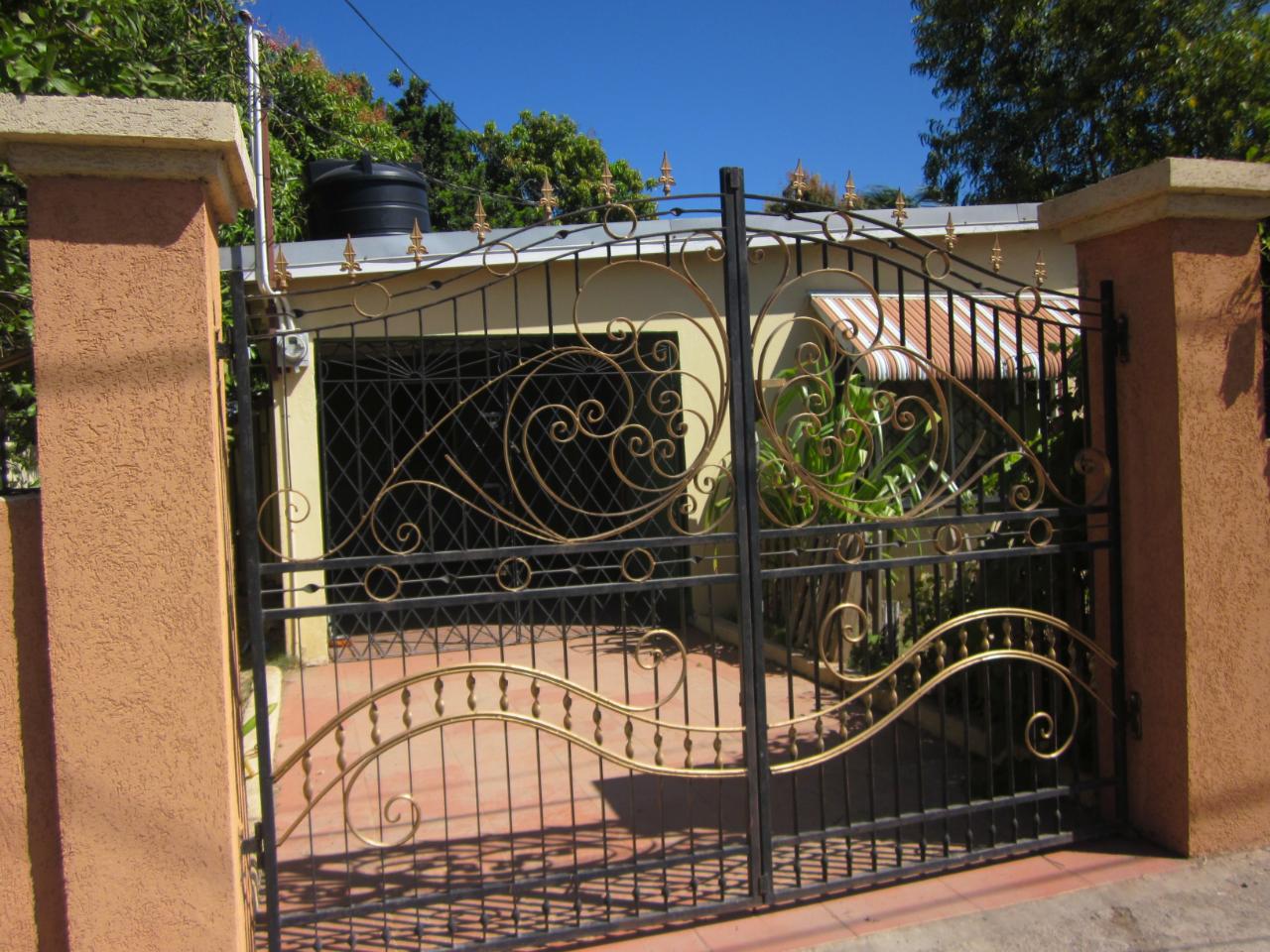 House For Sale GIBSON ROAD, BRIDGEPORT, Bridgeport 15,700,000 Keez