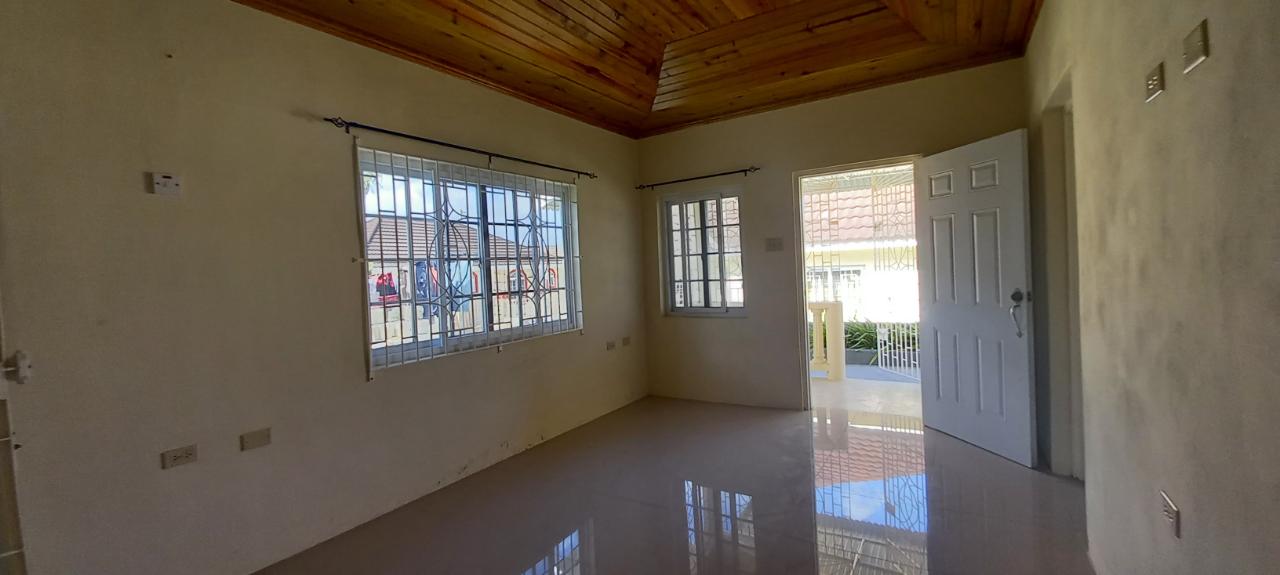 House For Rent HOLLAND ESTATE, Falmouth 75,000 Keez