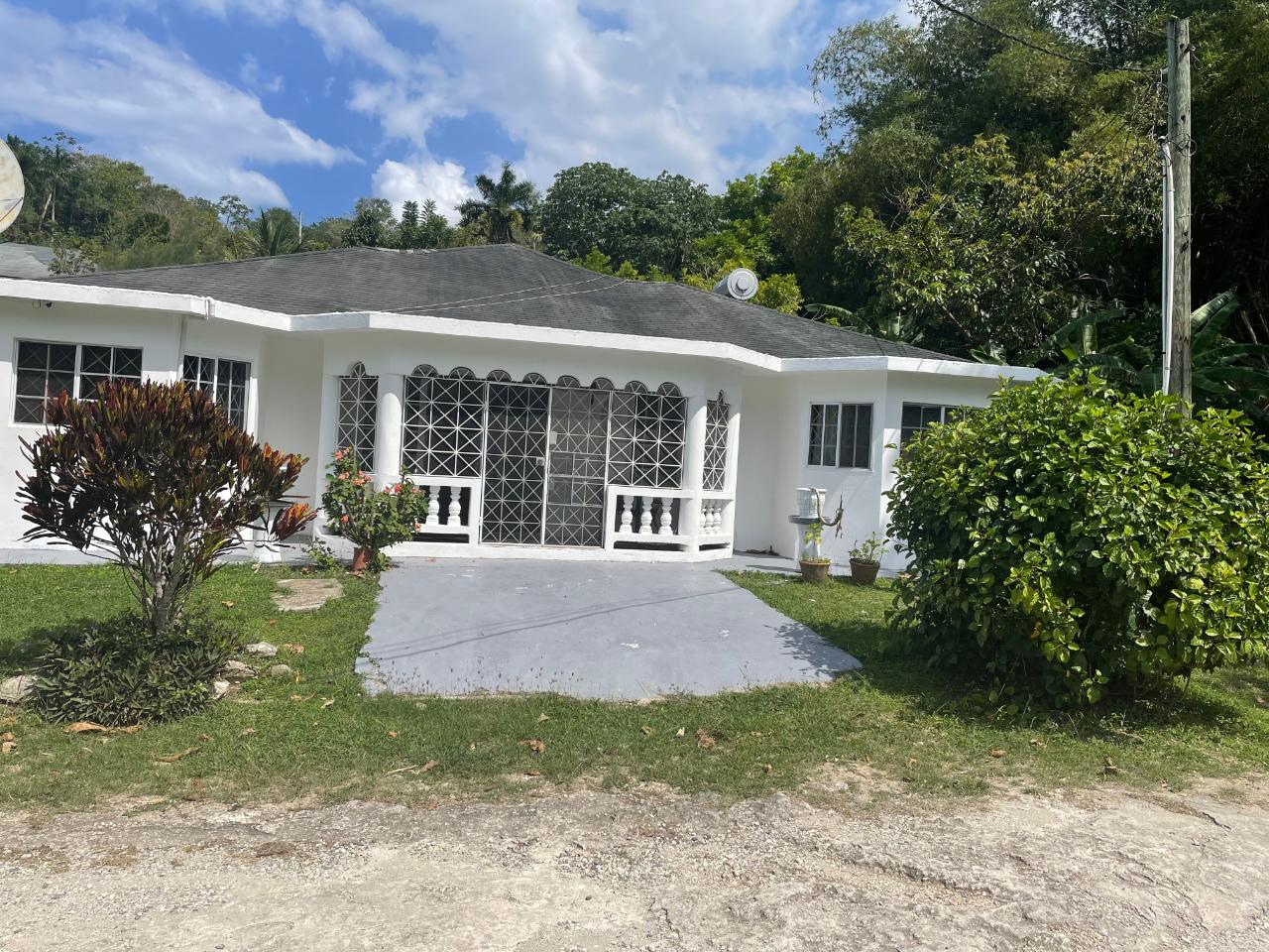House For Sale DRAX HALL, St. Annapos;s Bay 48,000,000 Keez