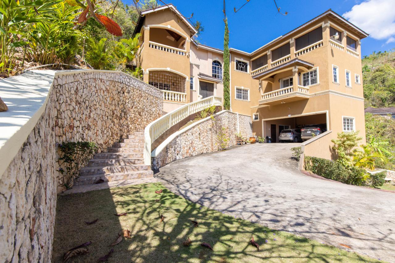 House For Sale THOMPSON BLVD, STERLING C, Red Hills 67,000,000 Keez