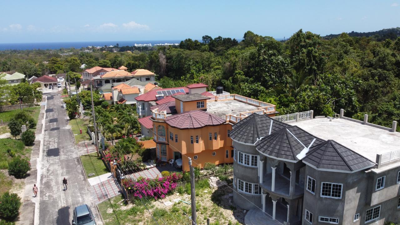 House For Sale GENOVA DR, VISTA DEL MAR, Ocho Rios 550,000 Keez