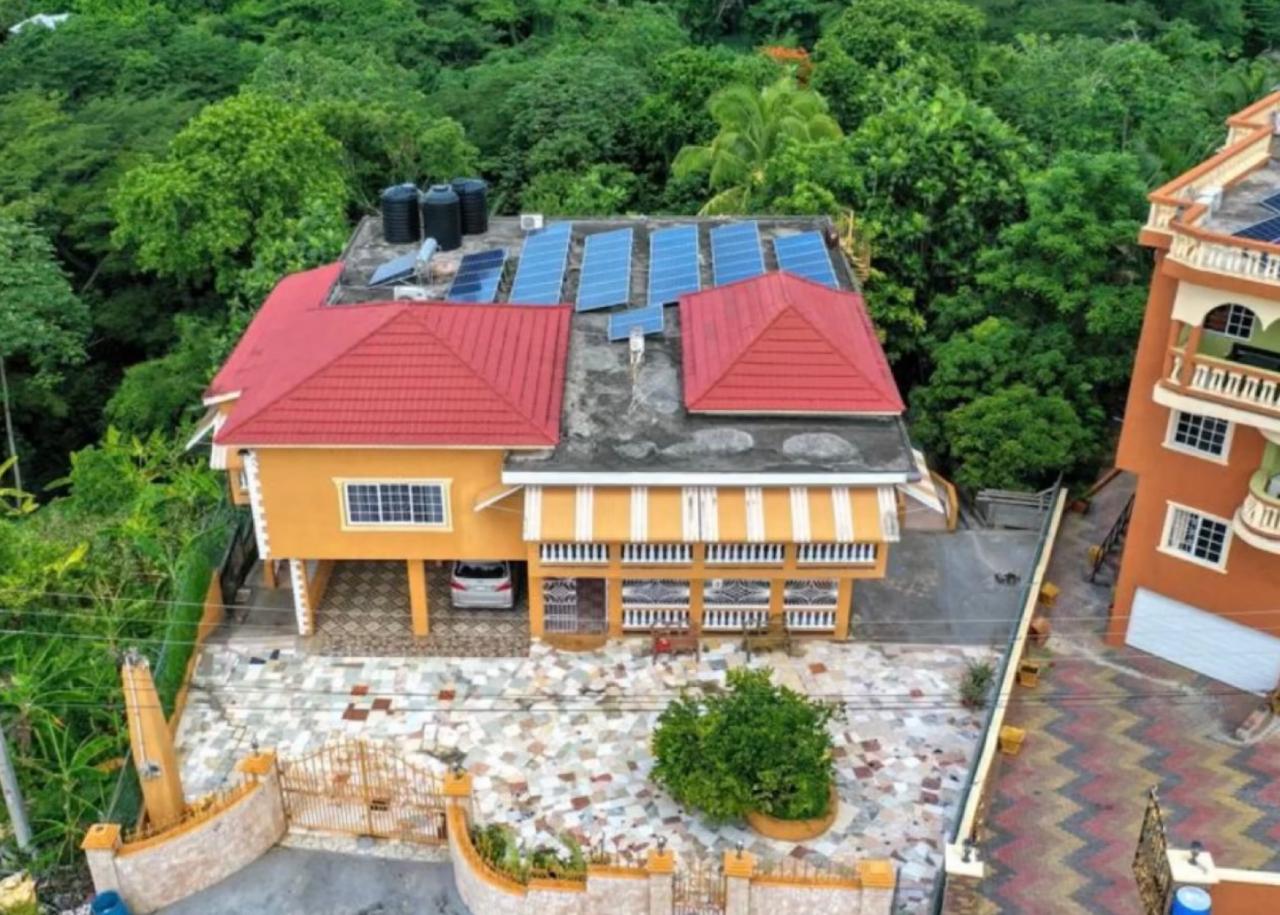 House For Sale RIVER CLOSE, PORTO BELLO, Montego Bay 500,000 Keez