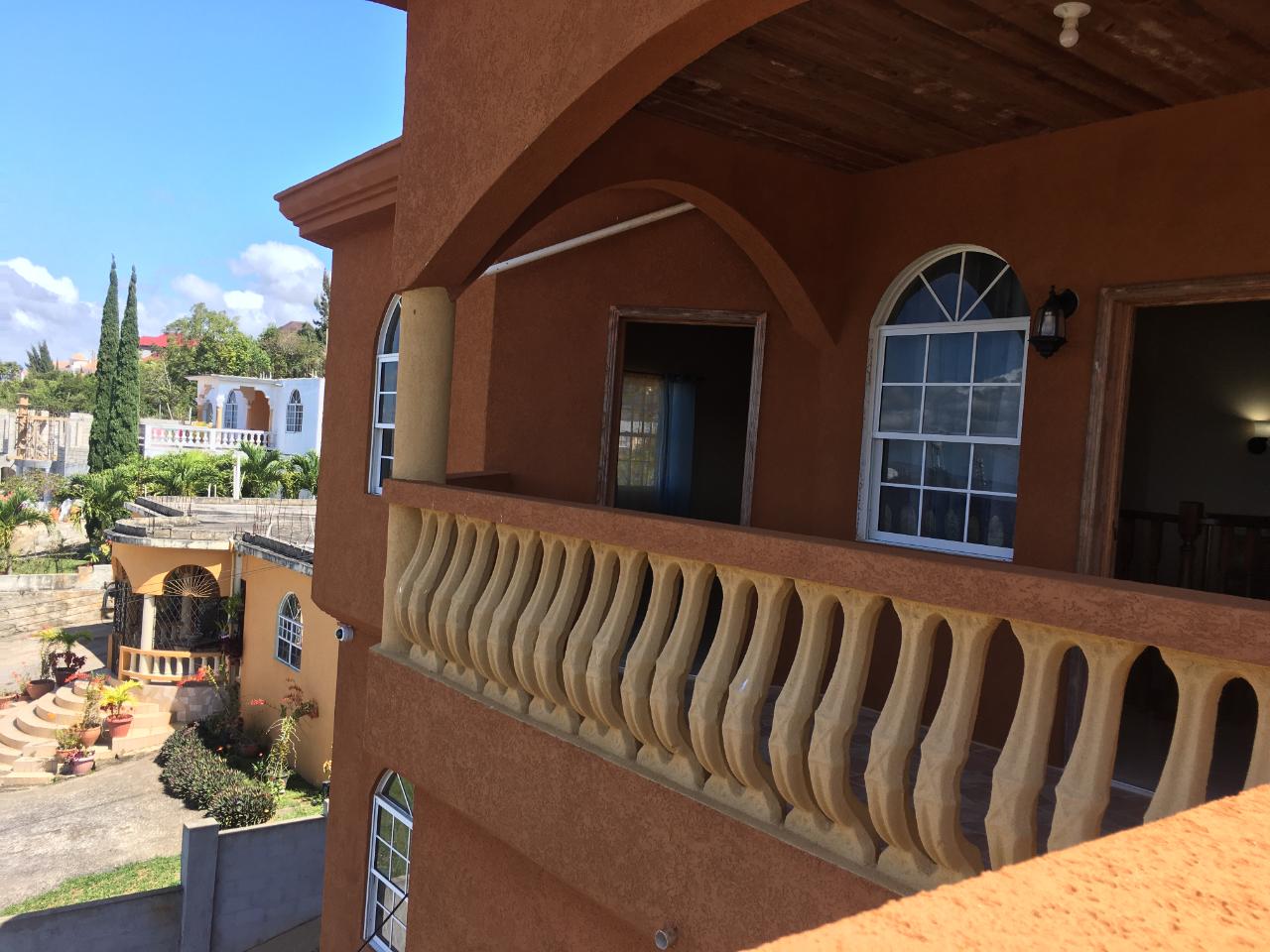 House For Sale KOLANUT CRESCENT, SPUR TR, Spur Tree 580,000 Keez