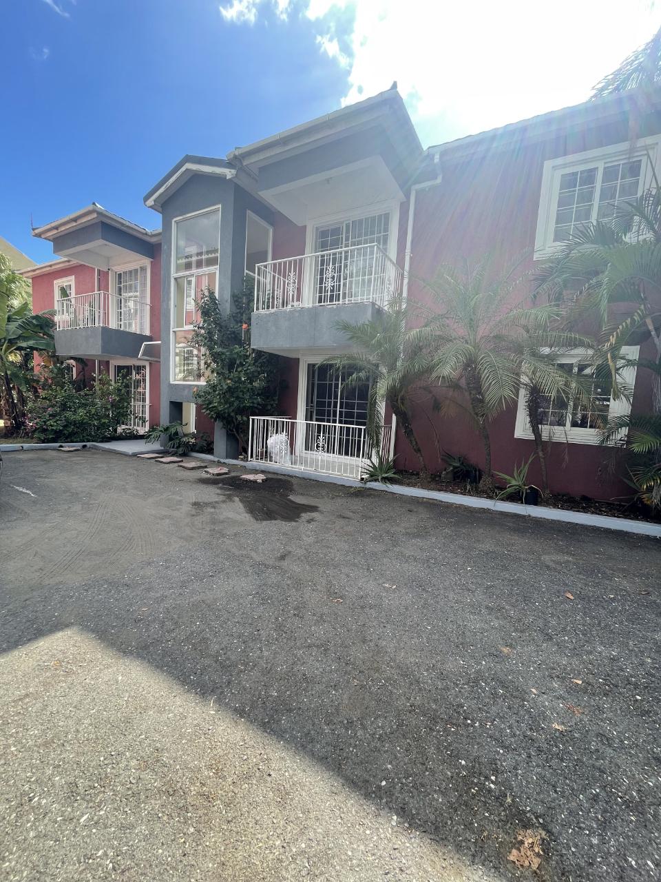 Apartment For Rent GWENDON PARK AVE, Kingston 8 1,200 Keez