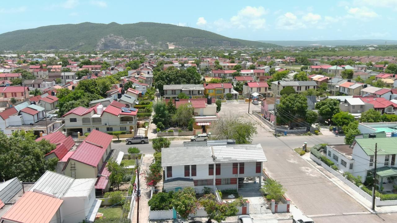 House For Sale CANAL DRIVE GARVEYMEADE P, Greater Portmore