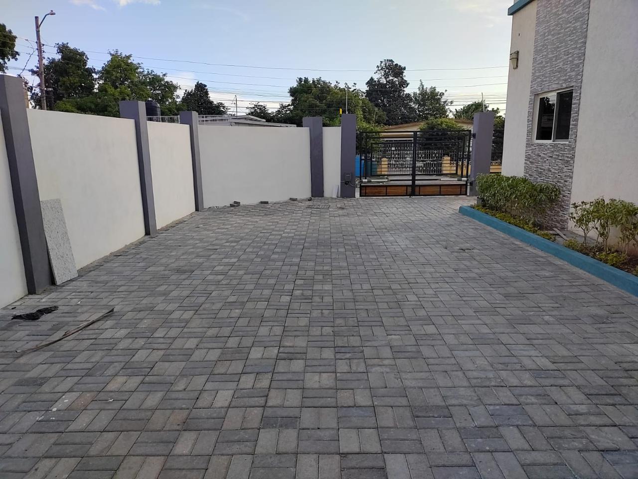 Apartment For Rent LORRAINE AVENUE, Kingston 10 140,000 Keez