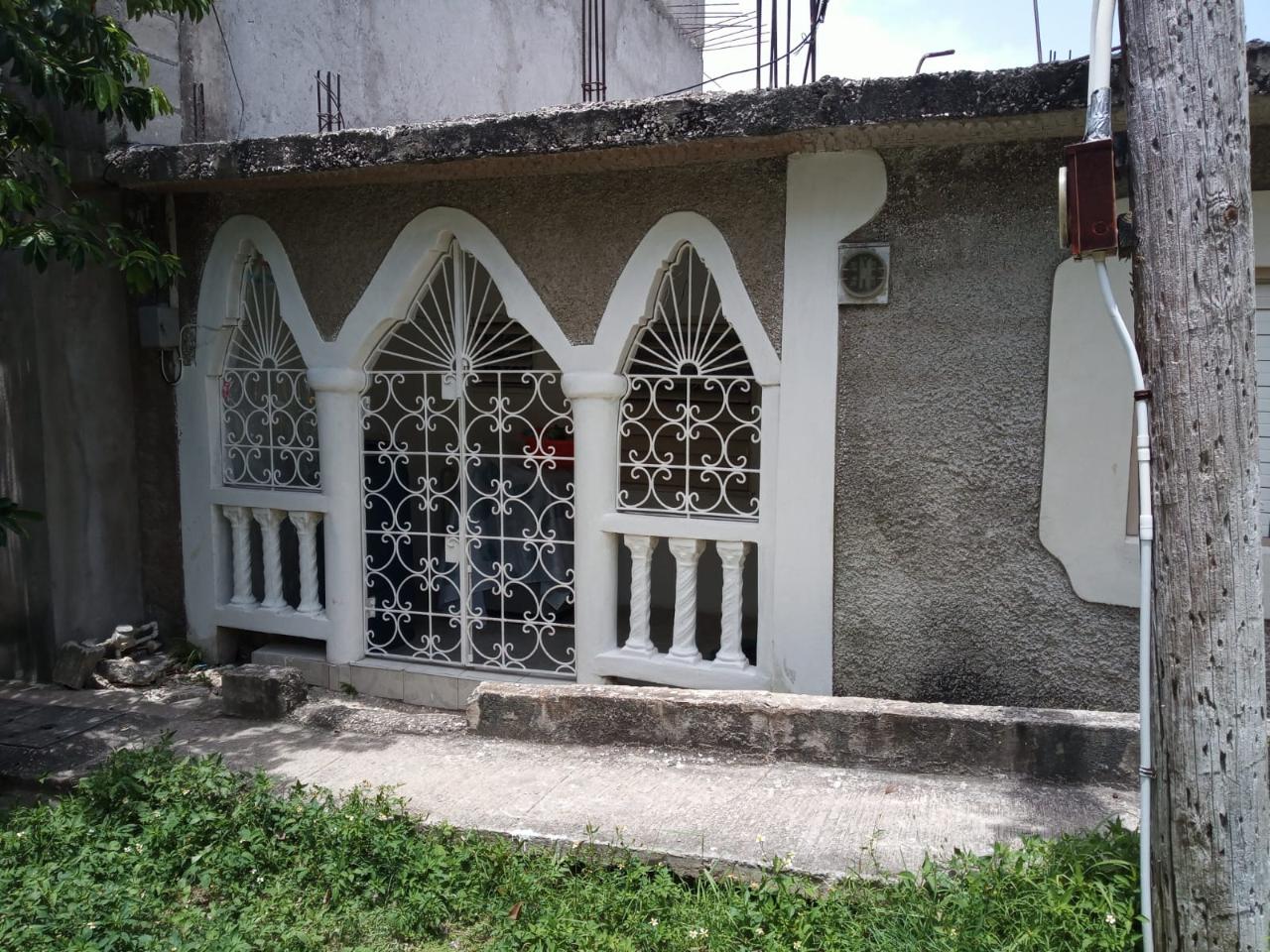 Townhouse For Sale ROSEMOUNT PEN, Montego Bay 18,000,000 Keez