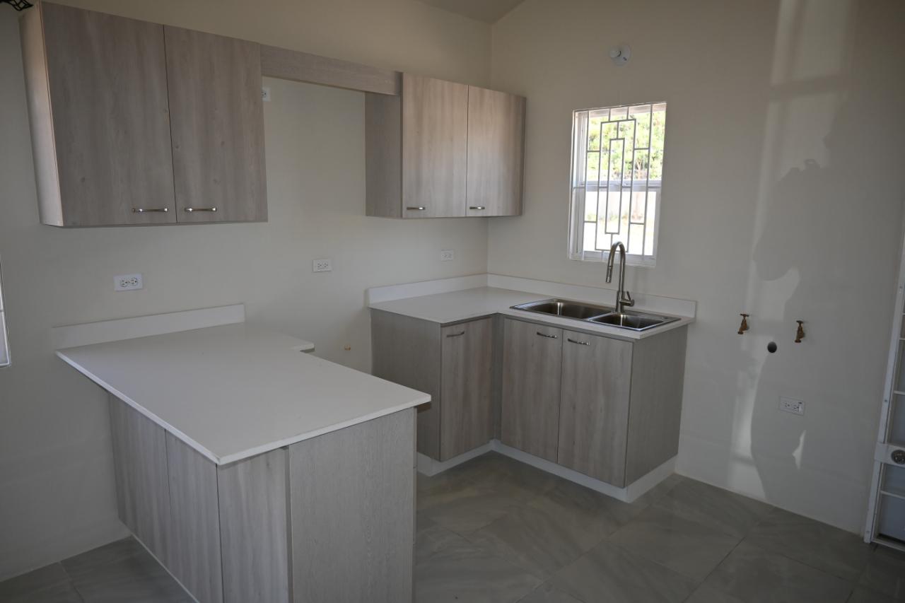 House For Rent PHOENIX PARK VILLAGE, Greater Portmore 100,000 Keez