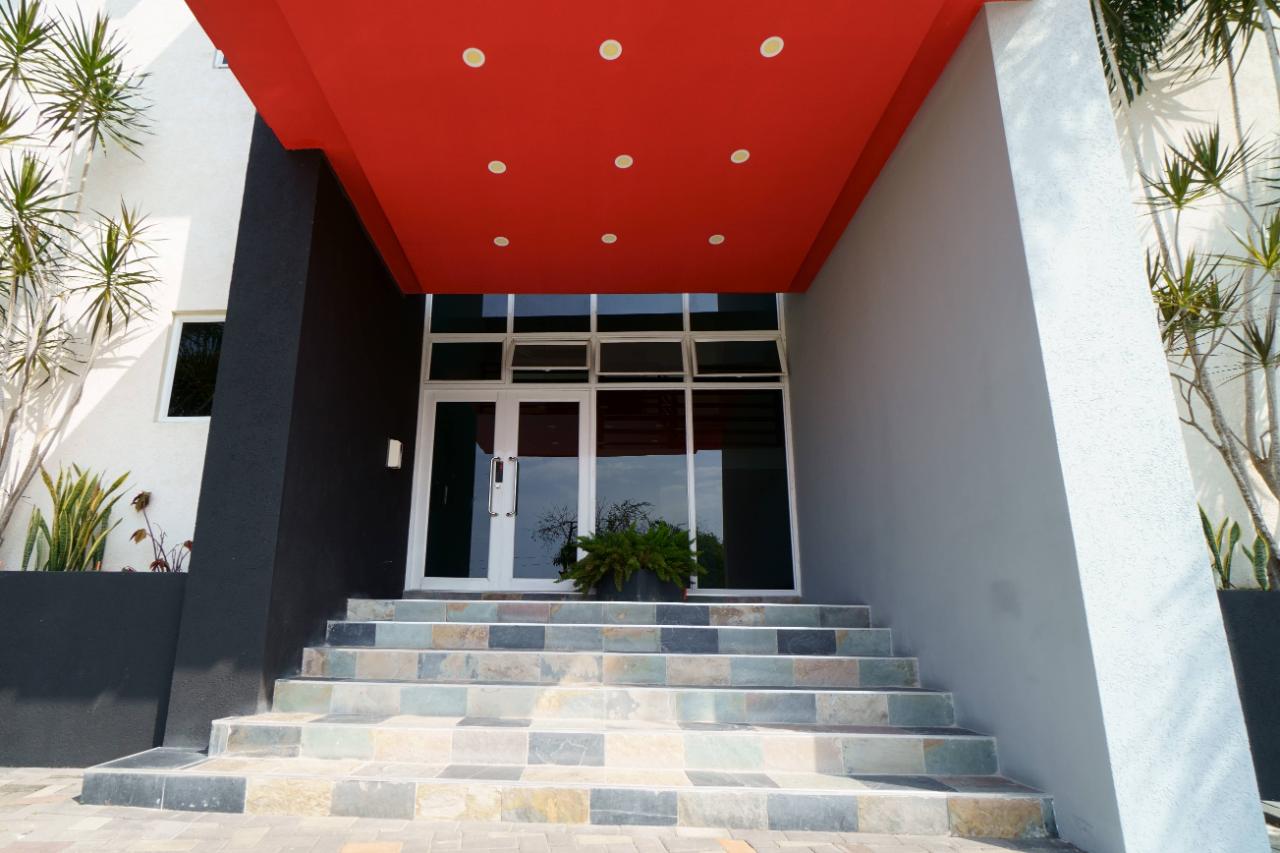 Apartment For Rent CARDIFF HALL, Runaway Bay 1,200 Keez