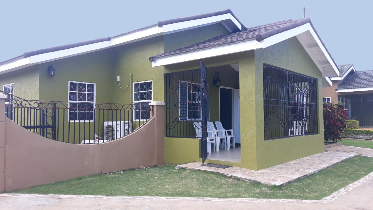 House For Rent DRAX HALL COUNTRY CLUB, Ocho Rios 1,300 Keez