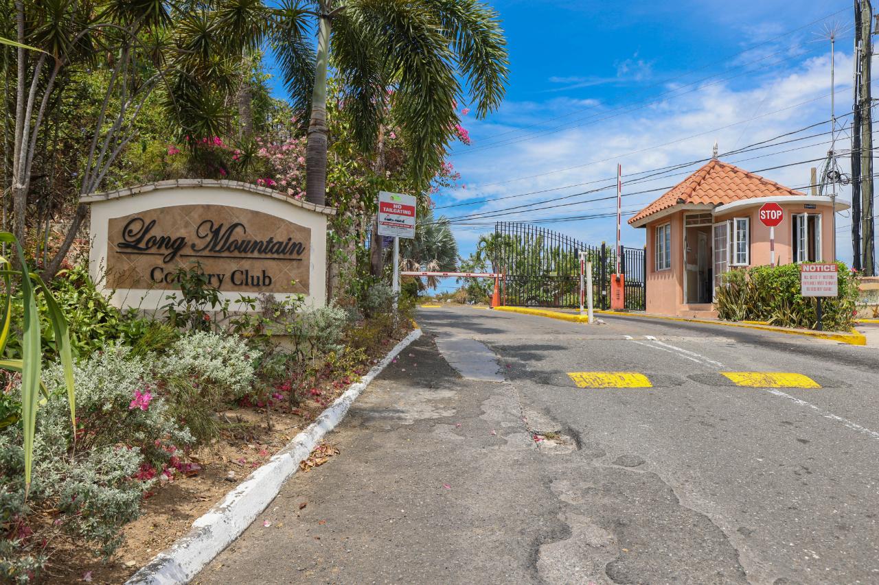 Townhouse For Rent MOUNTAIN PRIDE BOULEVARD,, Kingston 6 160,000 Keez