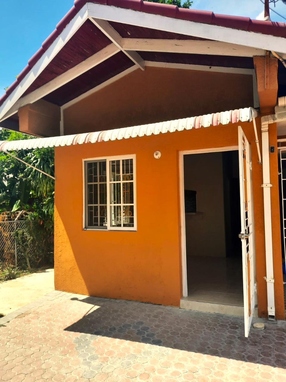 House For Rent HALIFAX AVENUE, Kingston 6 95,000 Keez