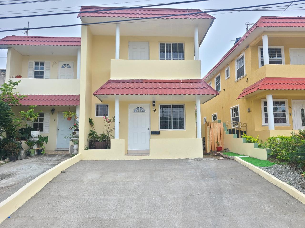 Townhouse For Rent WILLOW WAY, Kingston 6 180,000 Keez