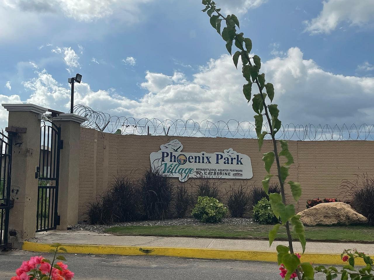 House For Sale ISLAND CRES PHOENIX PARK, Greater Portmore