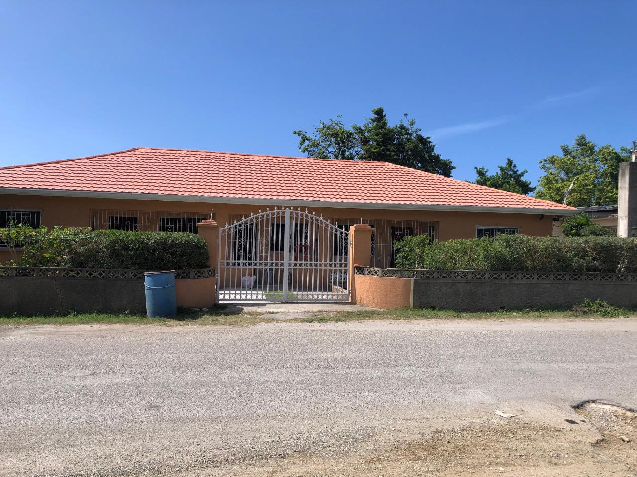 House For Sale DRAX HALL MANOR, St. Ann's Bay 45,000,000 Keez