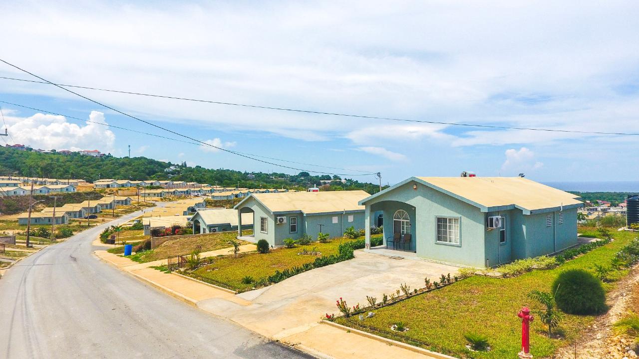 House For Rent CAMELOT BOULEVARD, Discovery Bay 1,050 Keez