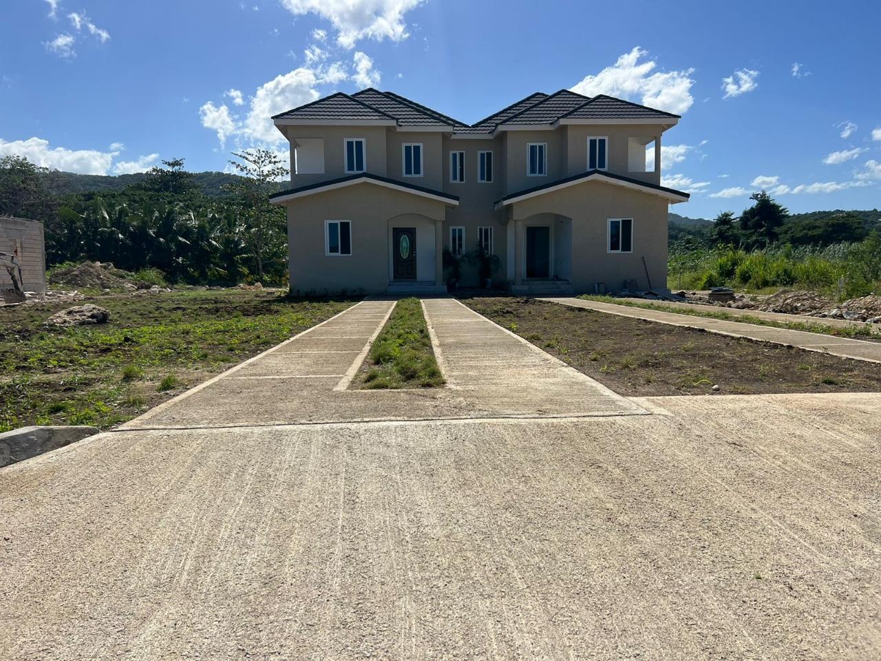 Townhouse For Sale CLIFFORD DRIVE, Runaway Bay 280,000 Keez