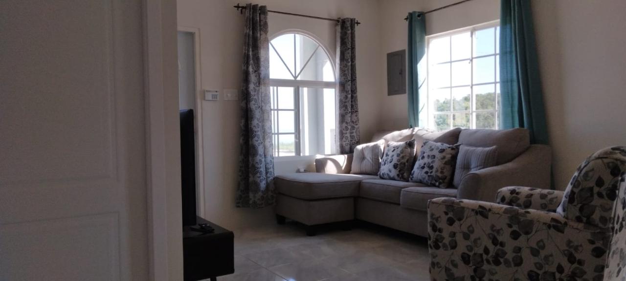 House For Rent CAMELOT BOULEVARD, Discovery Bay 1,100 Keez