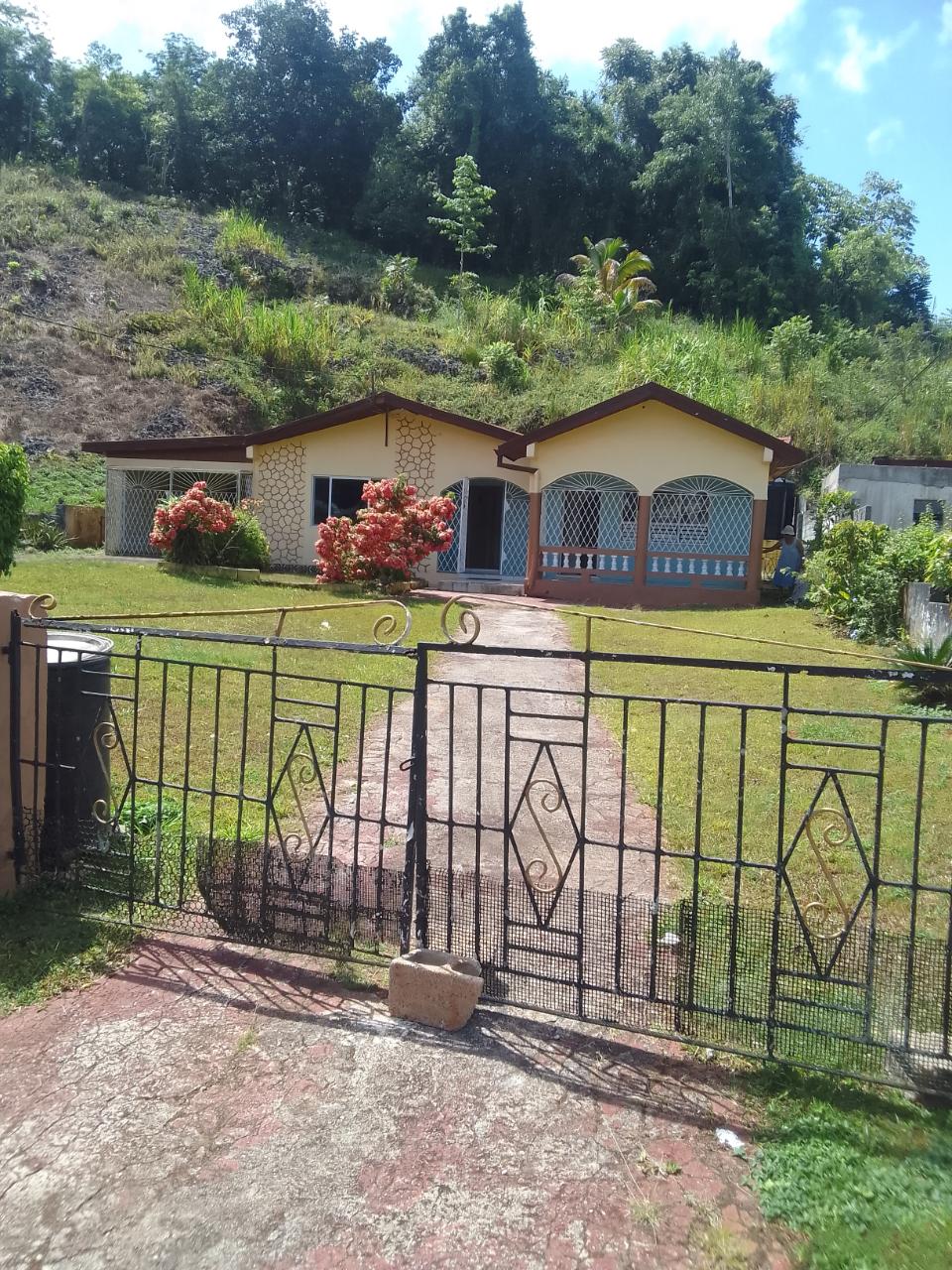 House For Sale WOODLAWN CLOSE, MANDEVILL, Mandeville 27,000,000 Keez