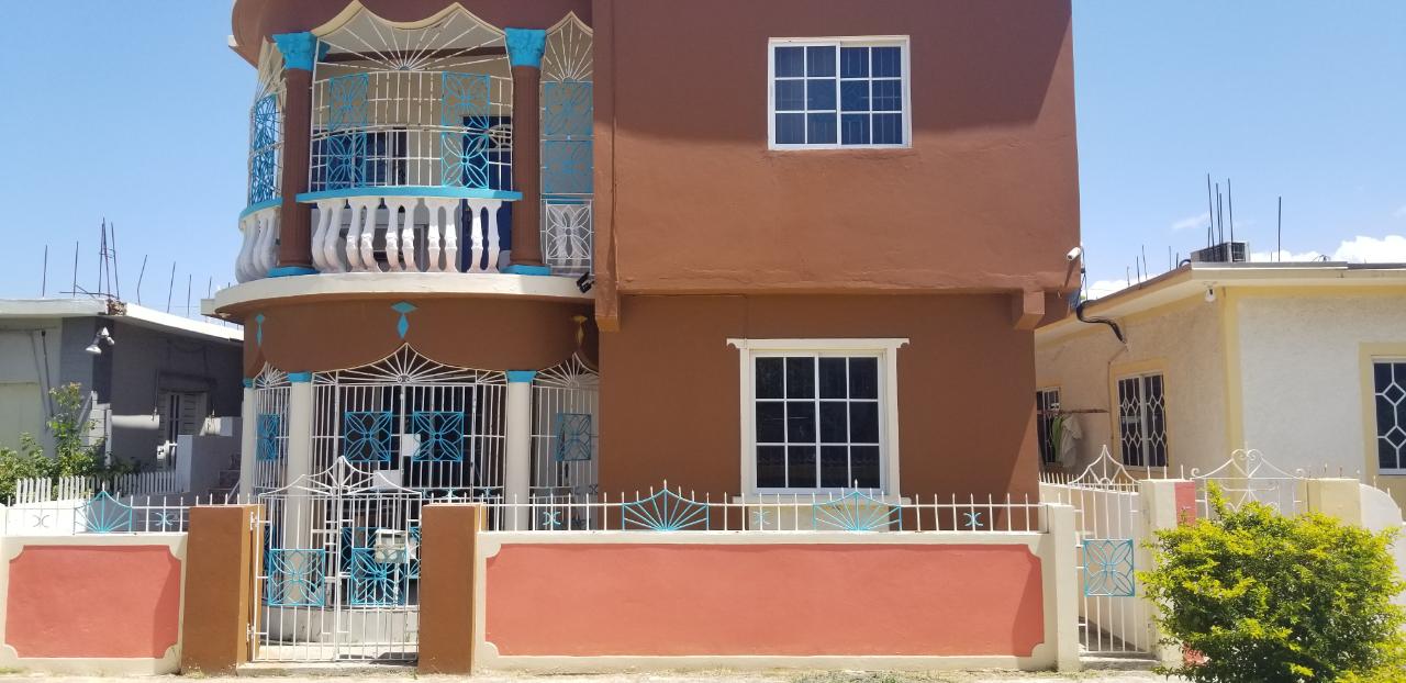 House For Sale 3 WEST CHEDWIN, Greater Portmore 19,500,000 Keez